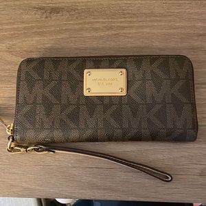 Michael Kors Wristlet